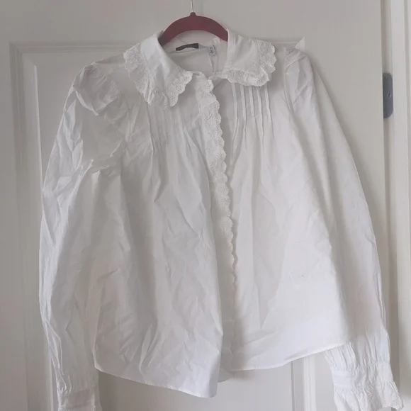 Scalloped Embroidery Blouse - WHITE - Picture 2 of 4
